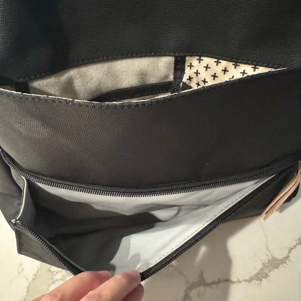 Petunia Pickle Bottom diaper bag. Like new condition.